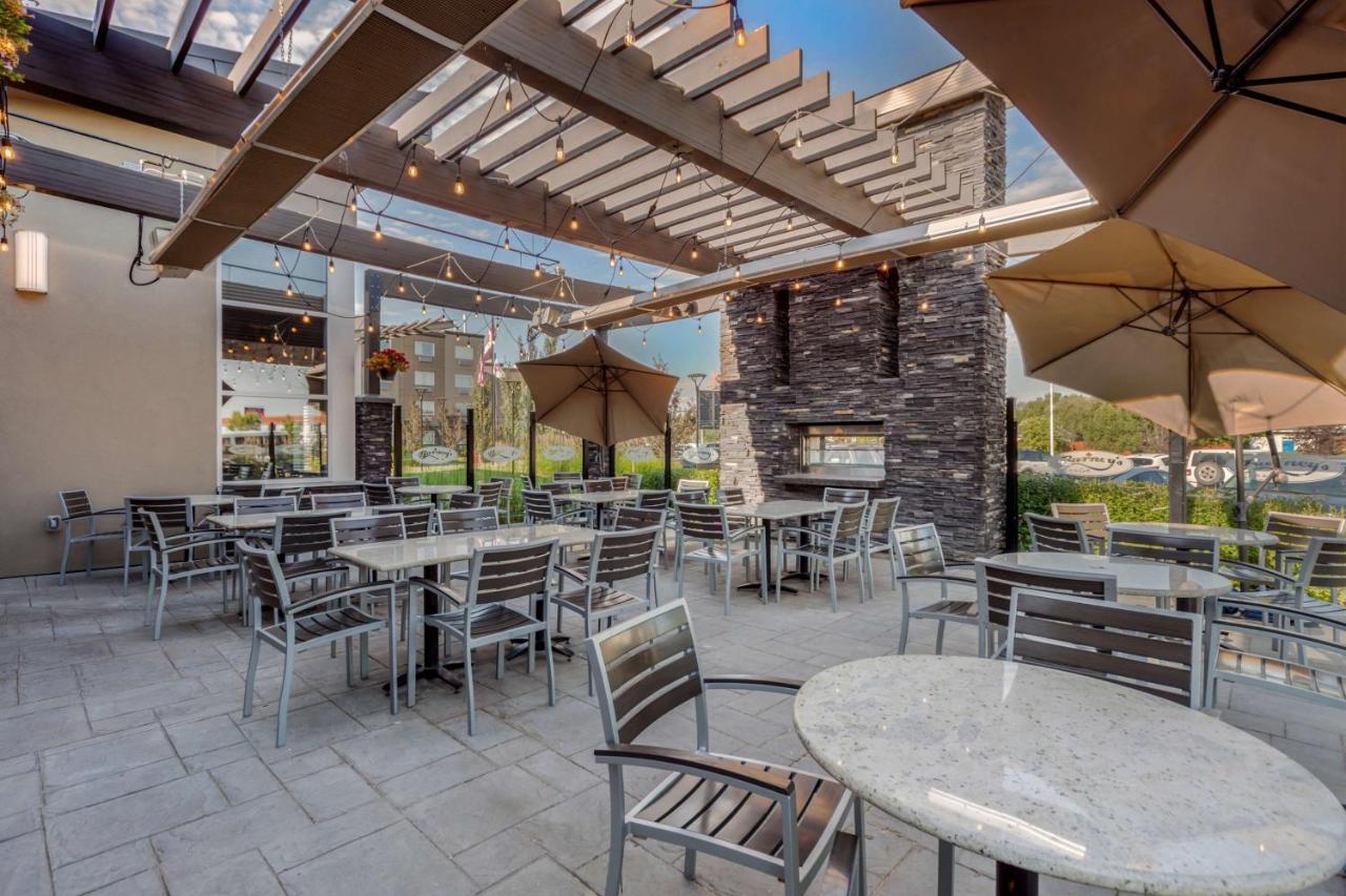 Best Western Plus Edmonton Airport Hotel Leduc Exterior photo